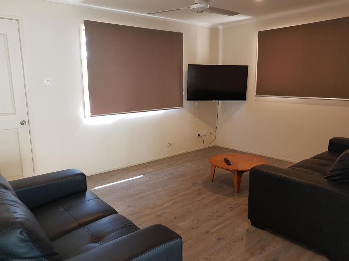 D'Aguilar Hotel Motel Экстерьер фото